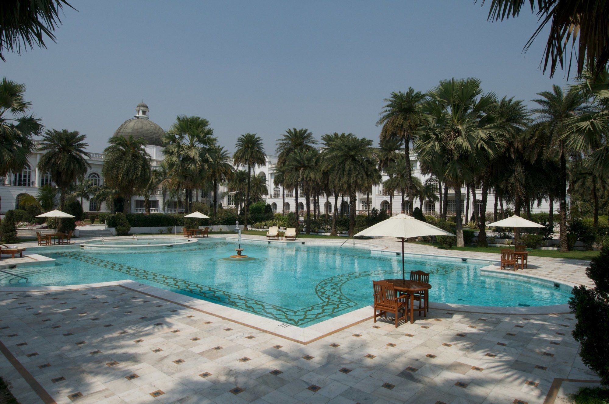 Taj Mahal Lucknow Exterior foto